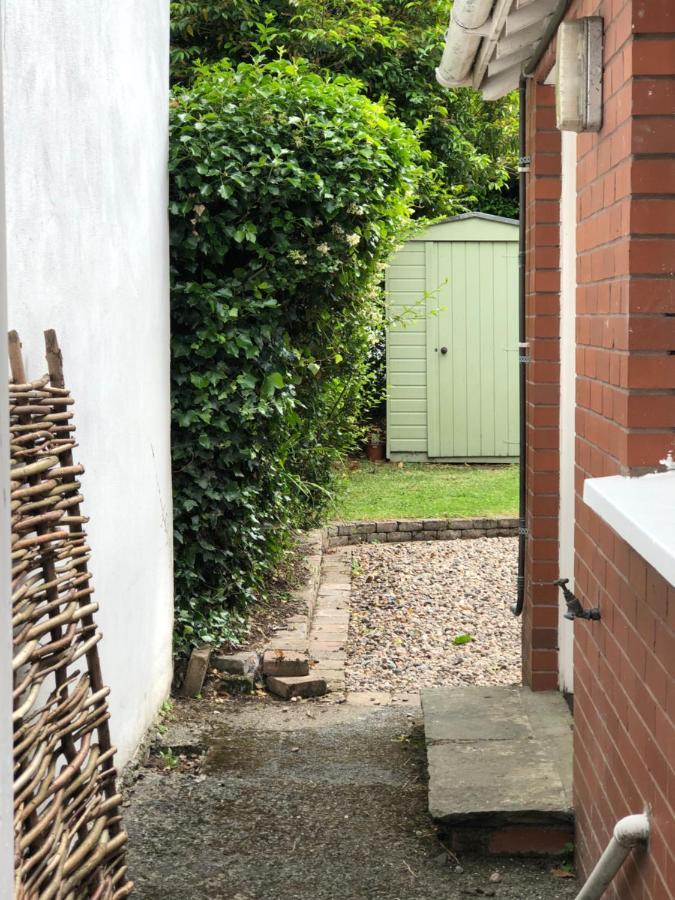 Beersbridge Cottage Near Titanic Centre & Airport Belfast Exterior photo