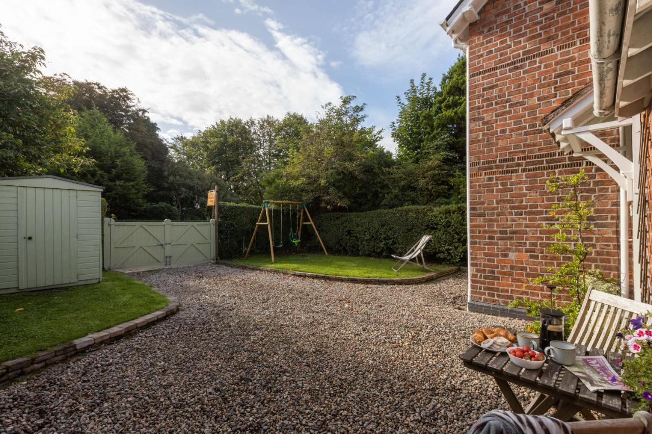 Beersbridge Cottage Near Titanic Centre & Airport Belfast Exterior photo