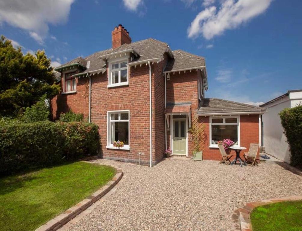 Beersbridge Cottage Near Titanic Centre & Airport Belfast Exterior photo